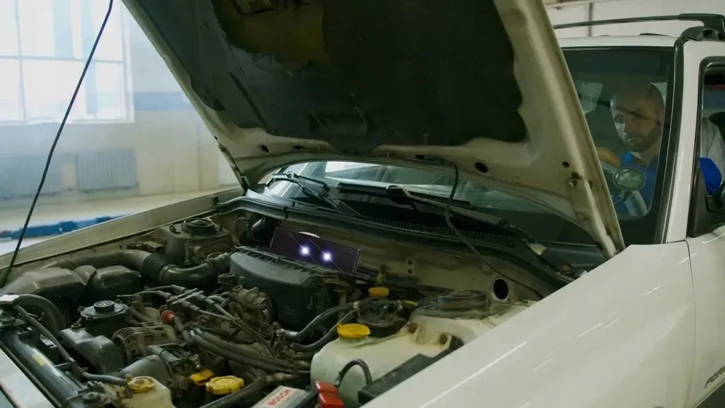 Patareitoitel LED-välkudega auto peletaja nugiste, hiirte ja rottide tõrjeks