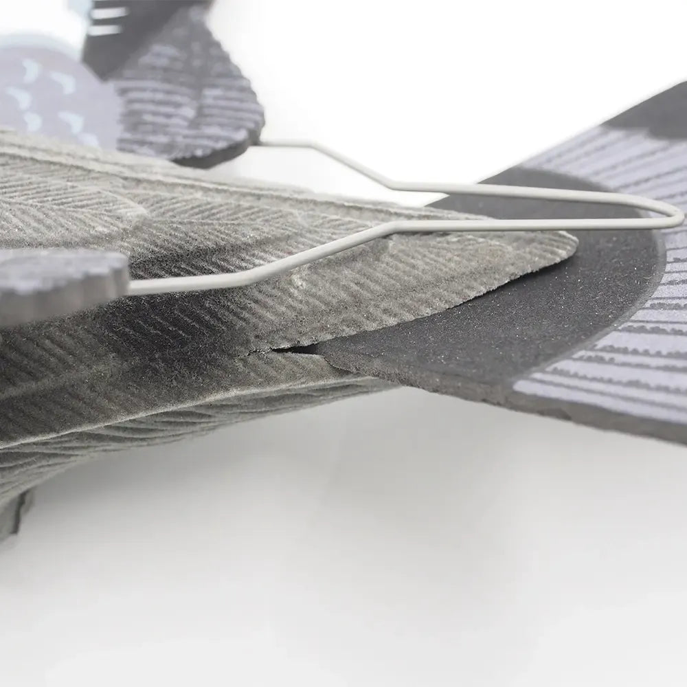 Efektyvi balandžio imitacija paukščių baidyklė, skirta apsaugoti nuo nepageidaujamų paukščių, realistiškai atrodo ir juda.