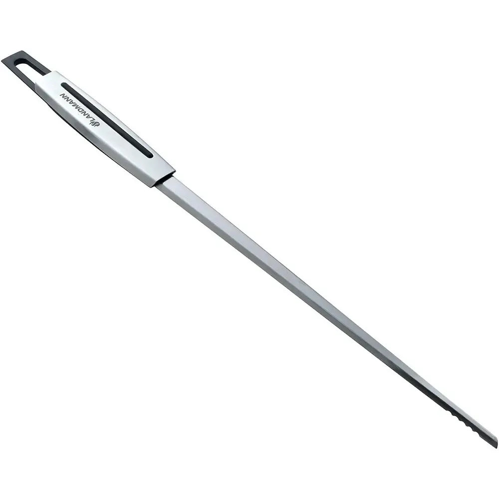 Dvi Landmann kepsninės grilio iešmai, nerūdijančio plieno, tinkami kepsnių ir mėsos ruošimui lauko kepsninėje.