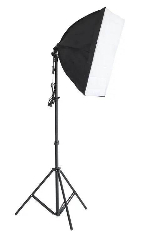 Nešiojama fotografijos studija su softbox apšvietimo rinkiniu, trijų dalių rinkinys, skirtas profesionaliam vaizdo apšvietimui.