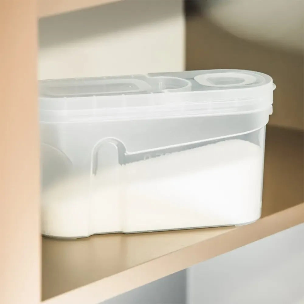 Trijų dalių indeliai biriems produktams, plastikinių dėžučių rinkinys, skirti maisto laikymui ir organizavimui.