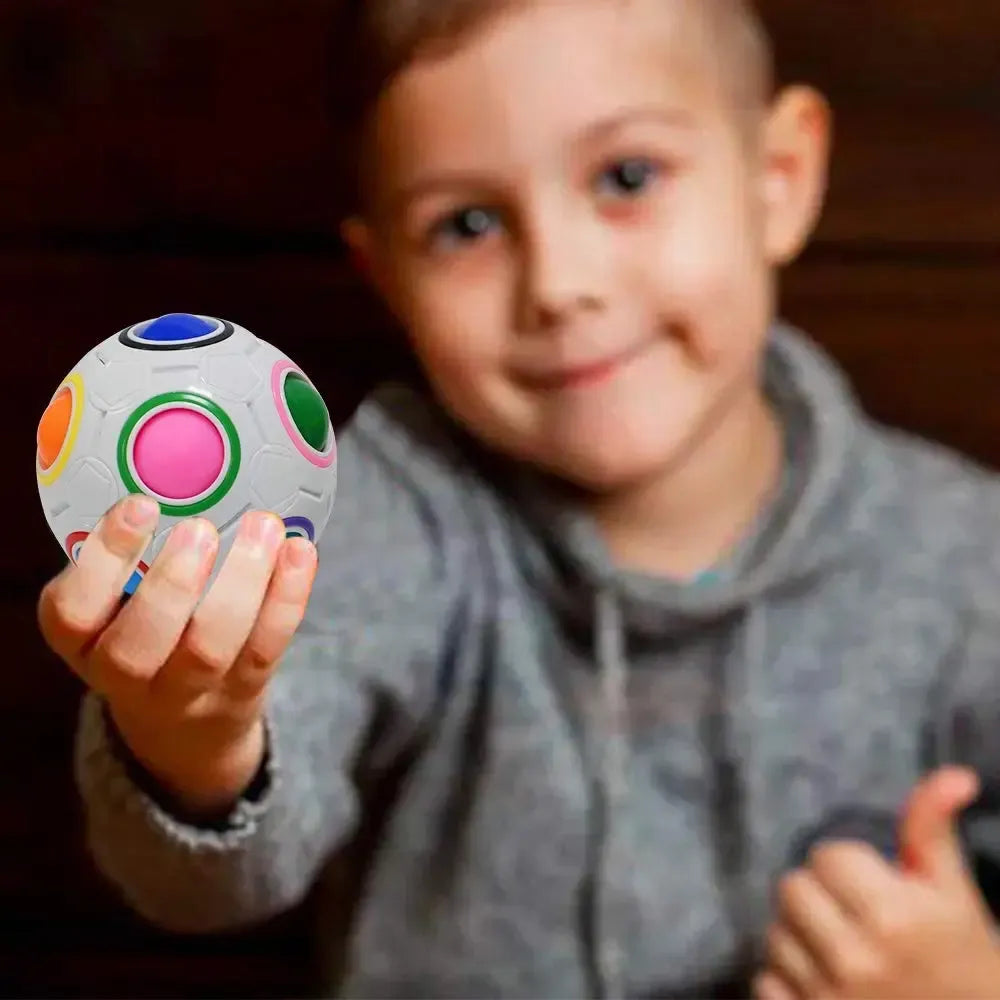 Spalvotas kamuoliukas galvosūkis Puzzle Magic Rainbow Ball, antistresinis žaislas, su daugybe spalvotų segmentų ir tekstūrų.