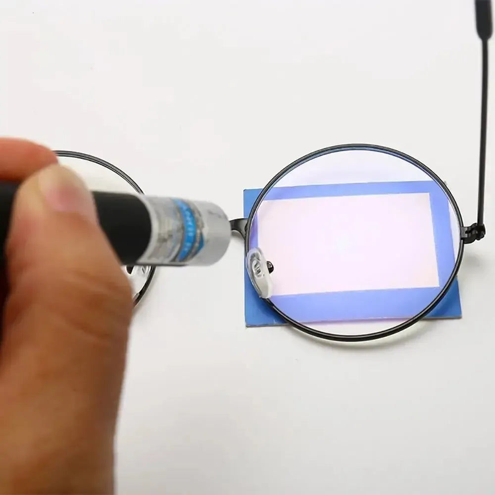 Mėlyni blokuojantys šviesą akiniai nuo kompiuterio, skirti sumažinti akių įtampą ir apsaugoti nuo mėlynos šviesos spindulių.