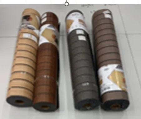 Lipni dekoratyvinė sienų danga su medžio imitacija, matmenys 60x300 cm, TR2294A, puikiai tinka interjero apdailai.