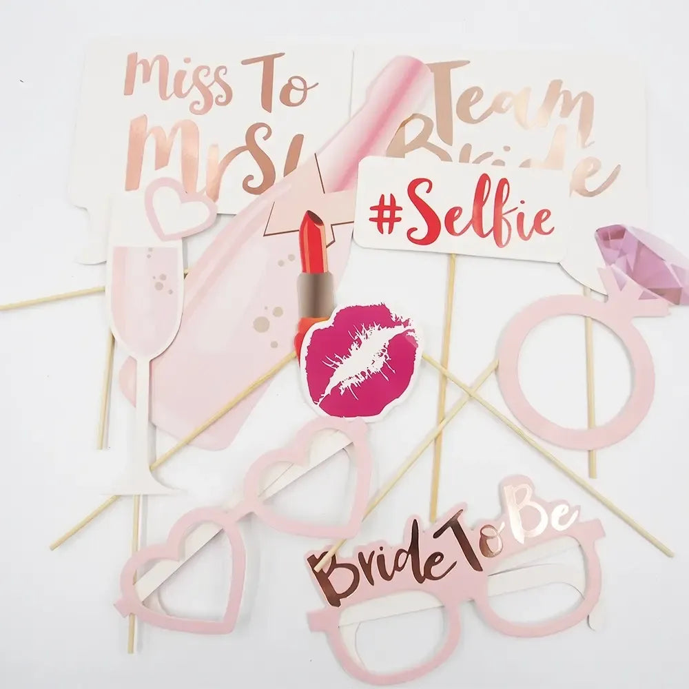 Kūrybinis nuotraukų rekvizitų rinkinys „Weddings“ vestuvių fotosesijoms, įvairūs dekoratyviniai lazdelės ir rekvizitai