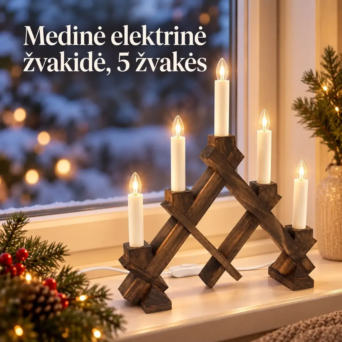 Tamsiai ruda medinė elektrinė žvakidė su penkiomis žvakėmis, matmenys 40 × 30 cm, dekoratyvi ir šilta namų puošmena.