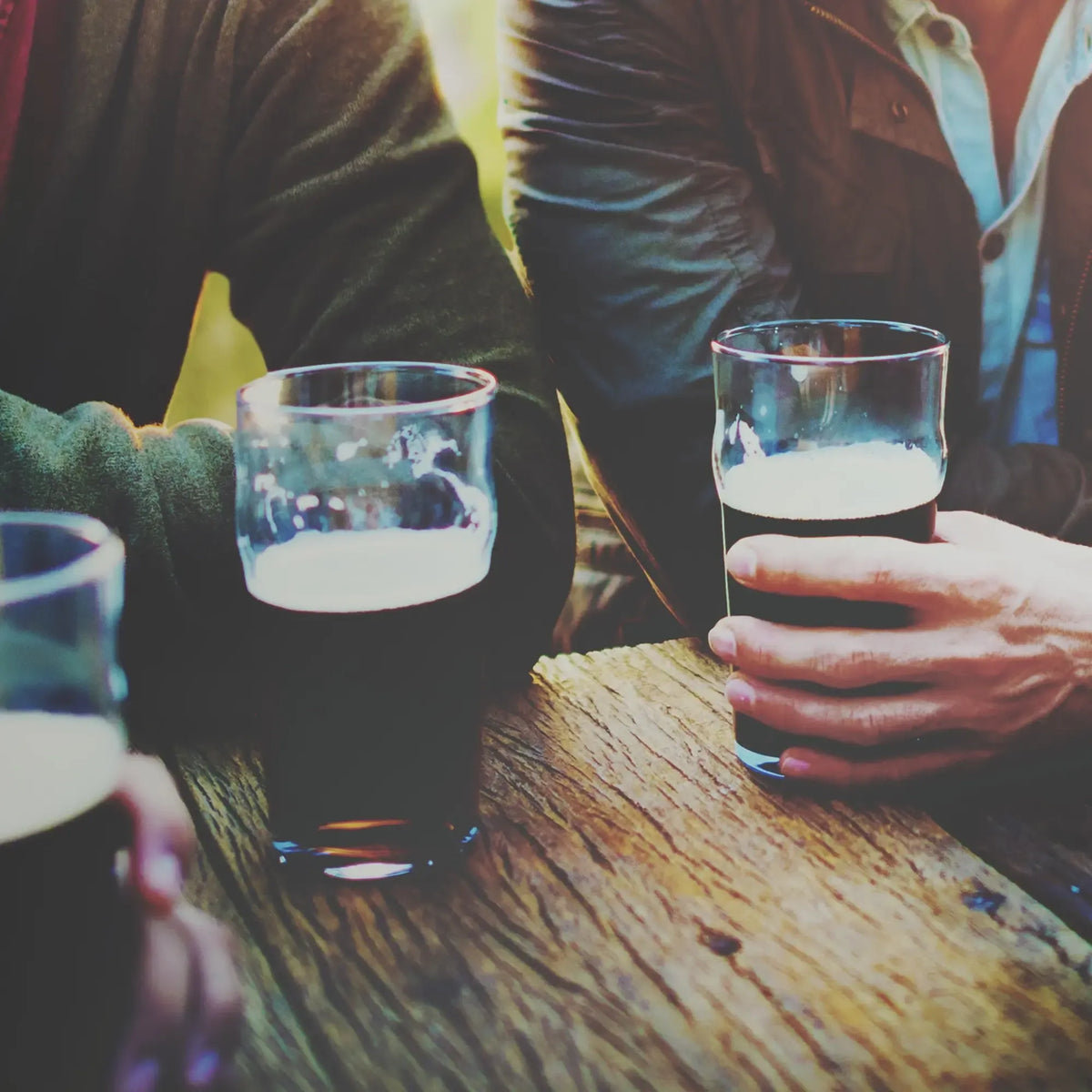 Alaus gamybos rinkinys MicroBrewery ECO 2, su butelių ir įrankių komplektu, skirtas namų alaus virimui.