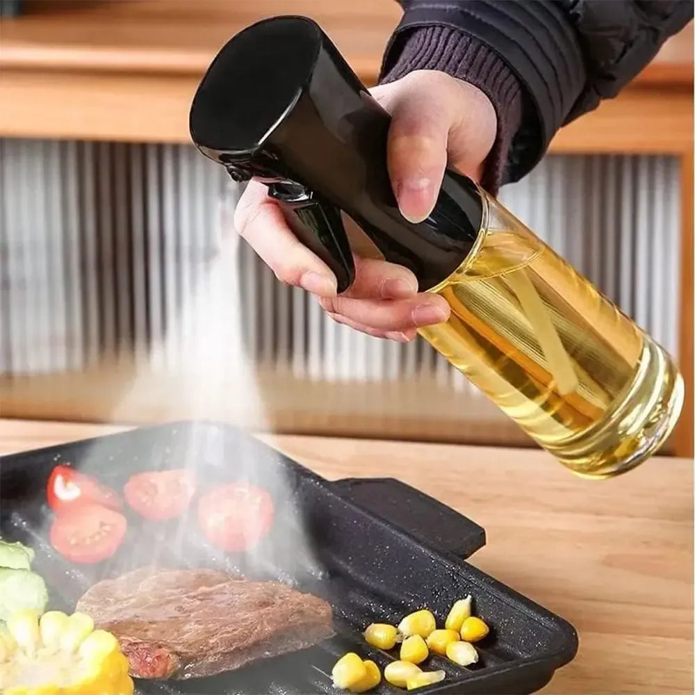 Didelis aliejaus purkštukas, 220 ml, skaidrus plastikas, patogiai naudojamas virtuvėje ir maisto gamybai.