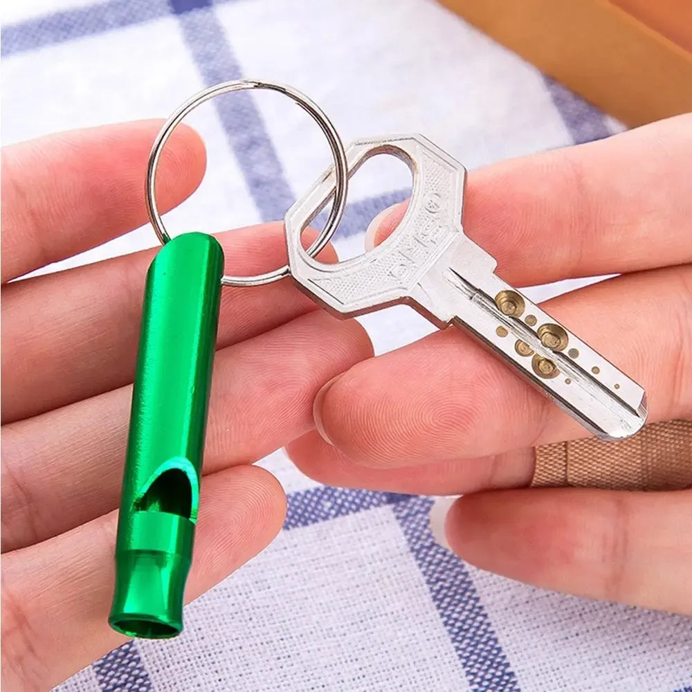 Aliuminis švilpukas signalizavimui ir saugumui, patvarus ir lengvas, skirtas aktyviai naudojimui lauke ir saugumo užtikrinimui