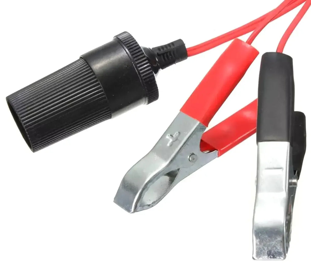 Automobilinis 12V cigarečių degiklio lizdas su krokodilais, juodas, su elektros jungtimis, tinka automobilių elektros prietaisams.
