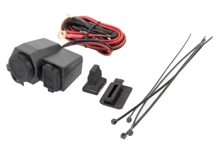 Automobilinis 12V lizdas su USB 5V 2A įkrovikliu, skirtas automobilių prietaisų įkrovimui, matomas su USB jungtimi ir lizdo angą.