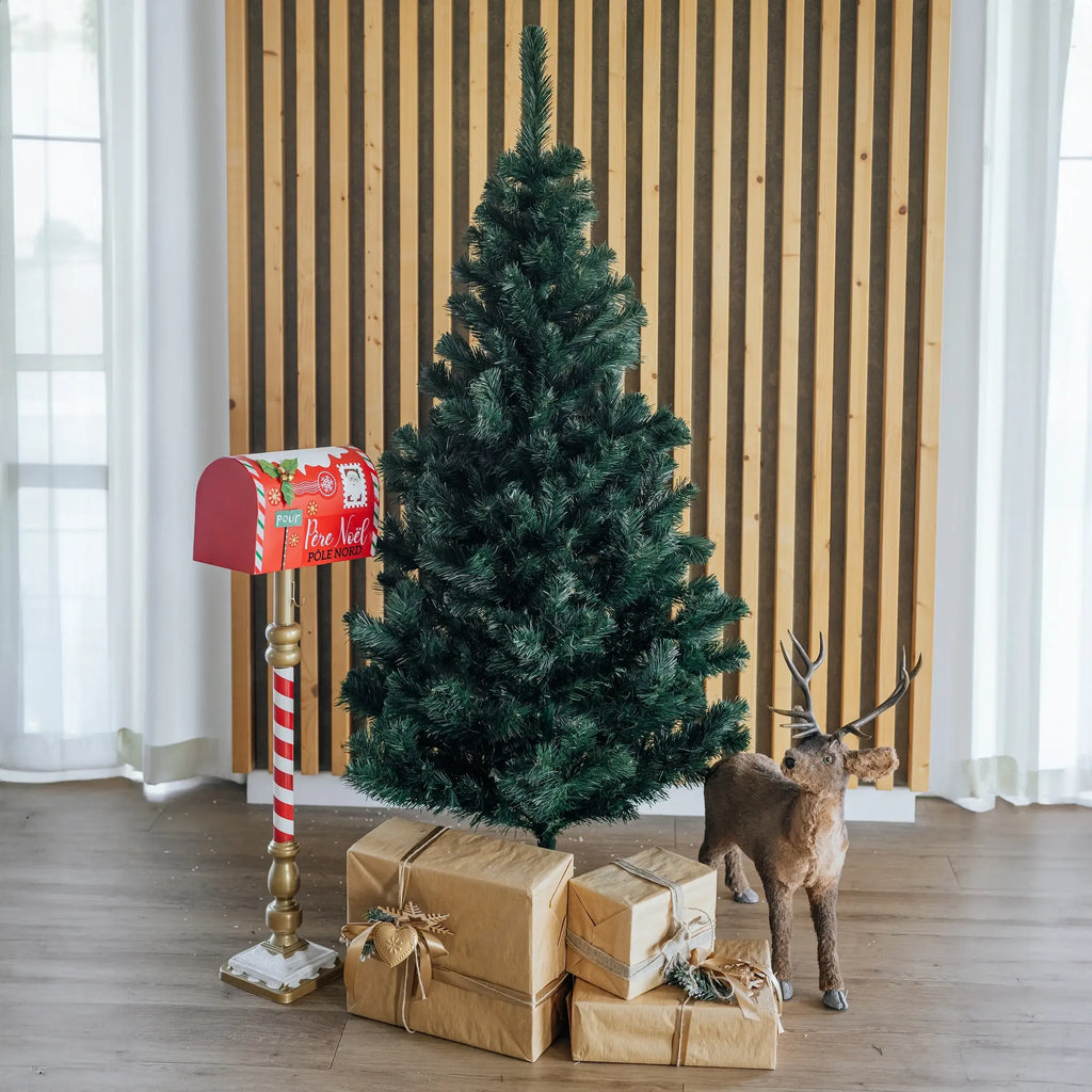 Dirbtinė Kalėdų eglutė Baltica Pine, 180 cm ilgio, natūrali ir tanki klasikinio dizaino dekoracijoms.