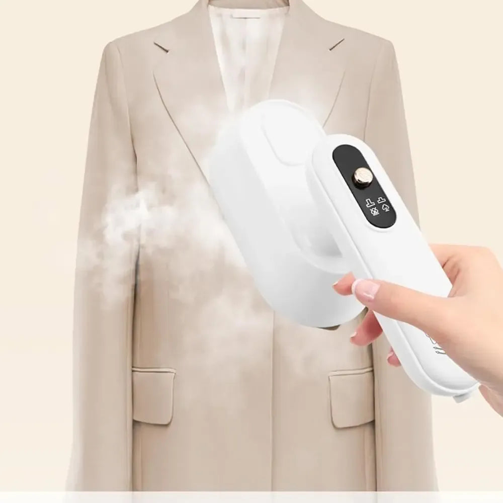 Rankinis garų lygintuvas MDHL MD-P506, 1300 W su rankena ir garo išėjimo anga, švariai lygina drabužius.