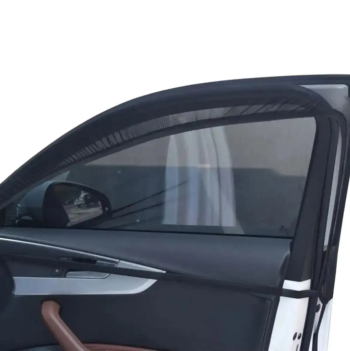 Keturi automobiliniai tinkleliai nuo uodų ir saulės, skirti automobilių langams apsaugai nuo vabzdžių ir saulės spindulių.