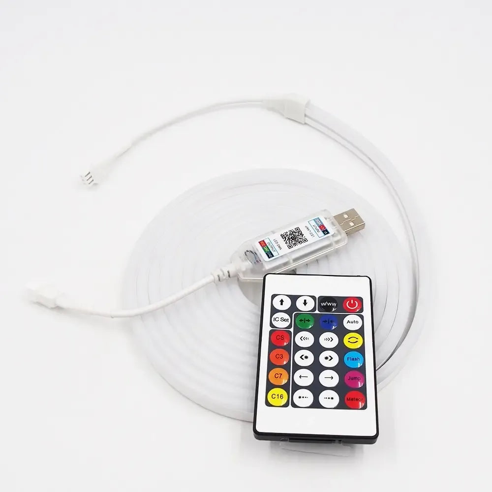 Lanksti LED RGB juosta TR296B su išmaniuoju valdymu, spalvų keitimas ir apšvietimo reguliavimas.
