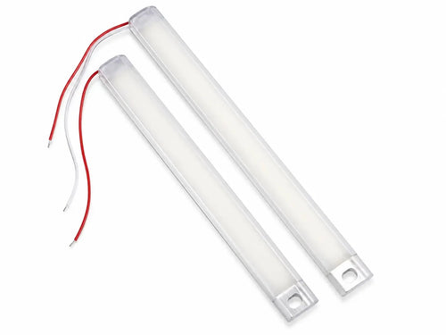 12V LED šviestuvai pora, šviesūs ir kompaktiški, skirti apšvietimui.