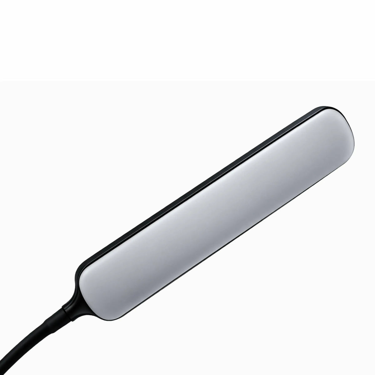 Modernus LED toršeras skaitymui su nuotolinio valdymo pultu, lankstus ir šviesus, tinka namų skaitymo zonai.