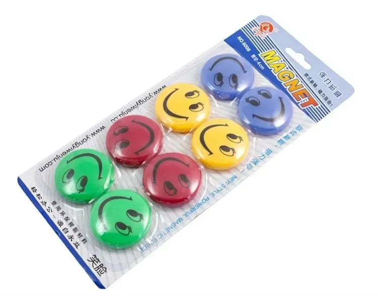 Magnetukai šypsenėlės, 8 vnt., spalvingi ir smagūs magnetukai su šypsenėlių motyvais, skirti namų ar biuro dekoro papildymui.