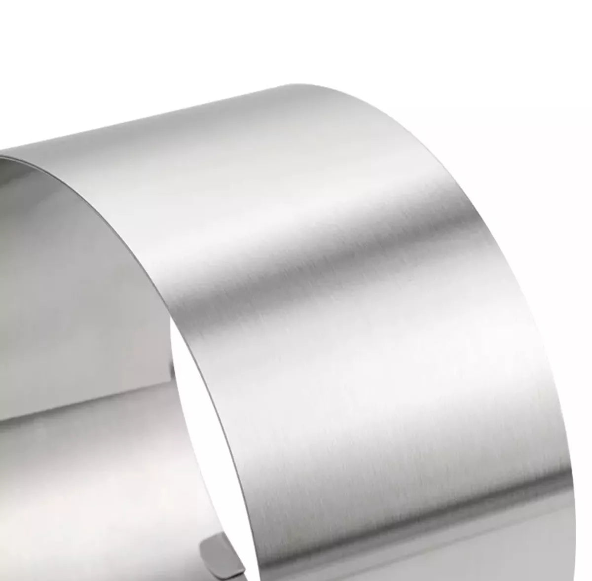 Reguliuojama nerūdijančio plieno torto formavimo juosta 16-30 cm, metalinė, tinka tortų ir pyragų formavimui.