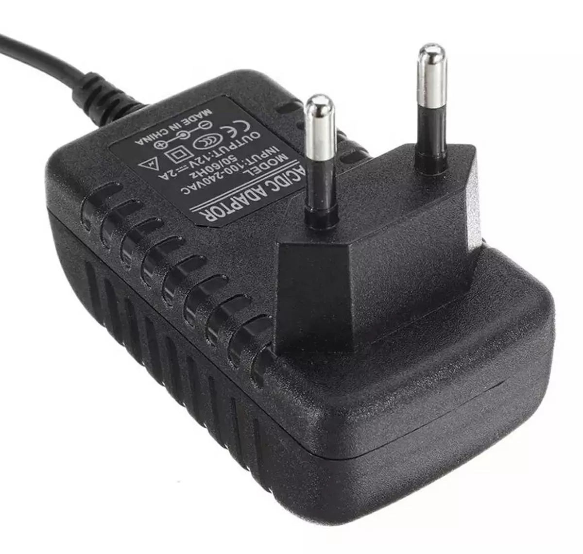 Universalus įtampos keitiklis 230V į 12V, 2A, 24W, kompaktiškas ir patikimas elektros keitiklis apžiūros vaizdas