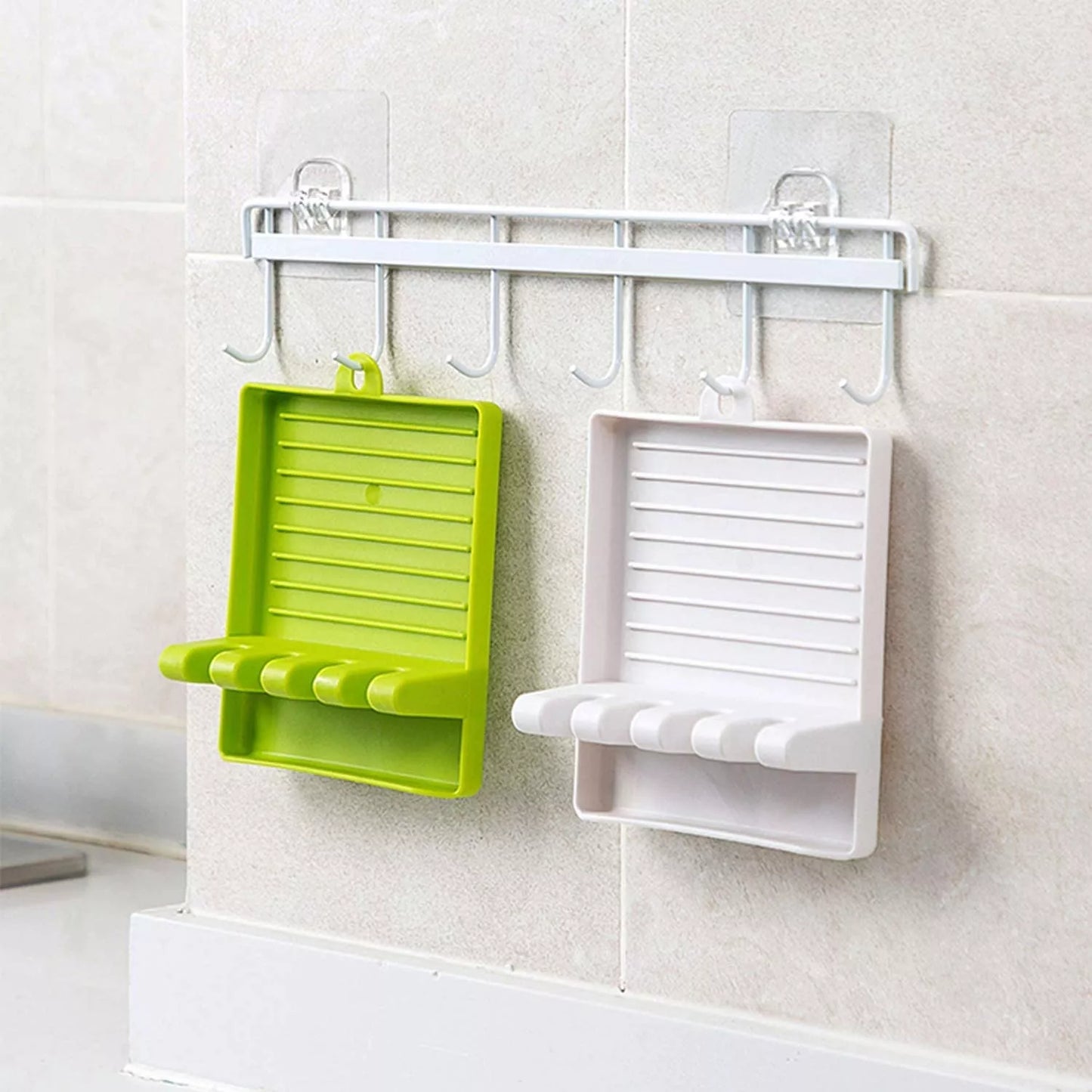 Plastikinis laikiklis šaukštams