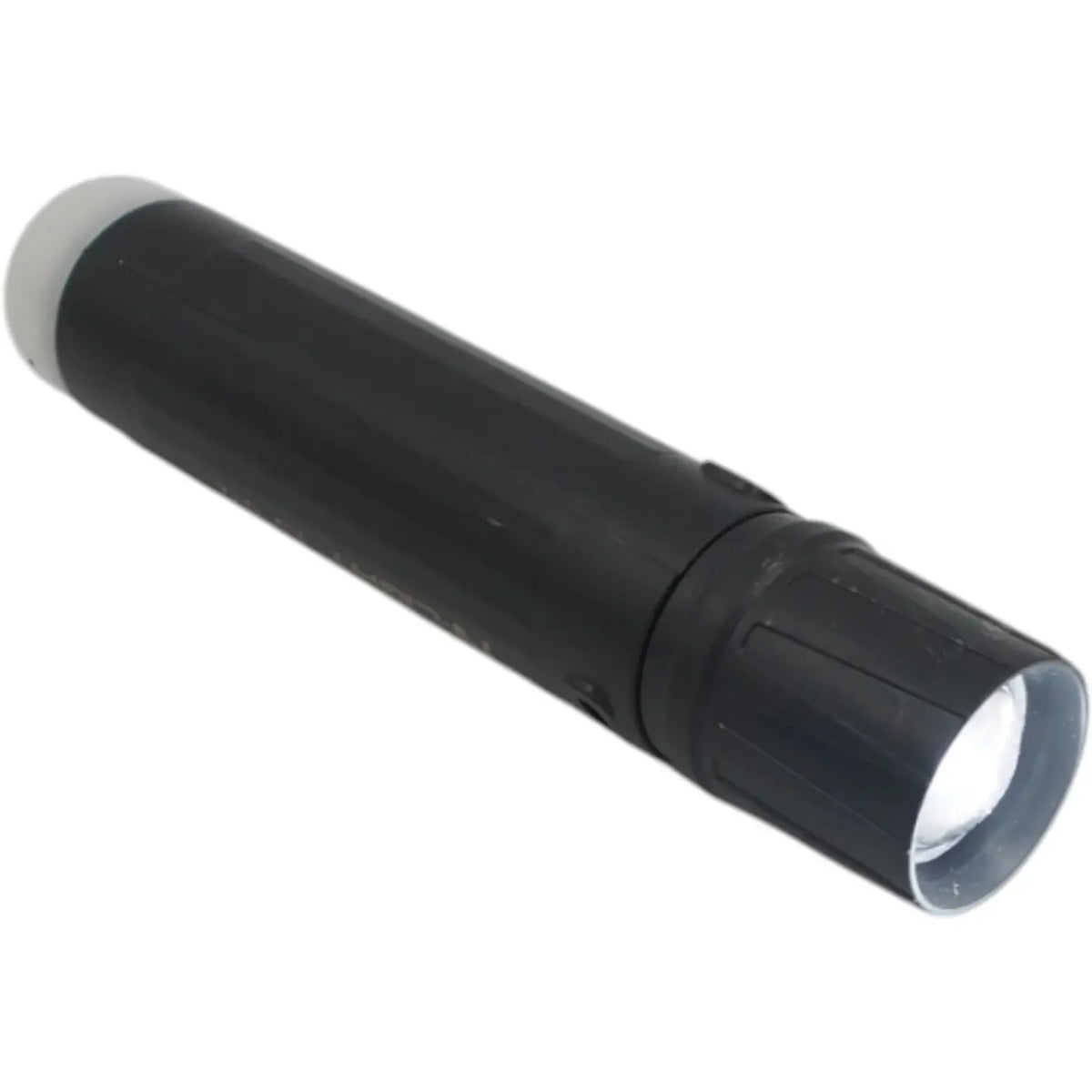 Įkraunamas LED prožektorius N-Light XJ-812 su priartinimo funkcija, juodas, su reguliuojamu zoom ir rankena.