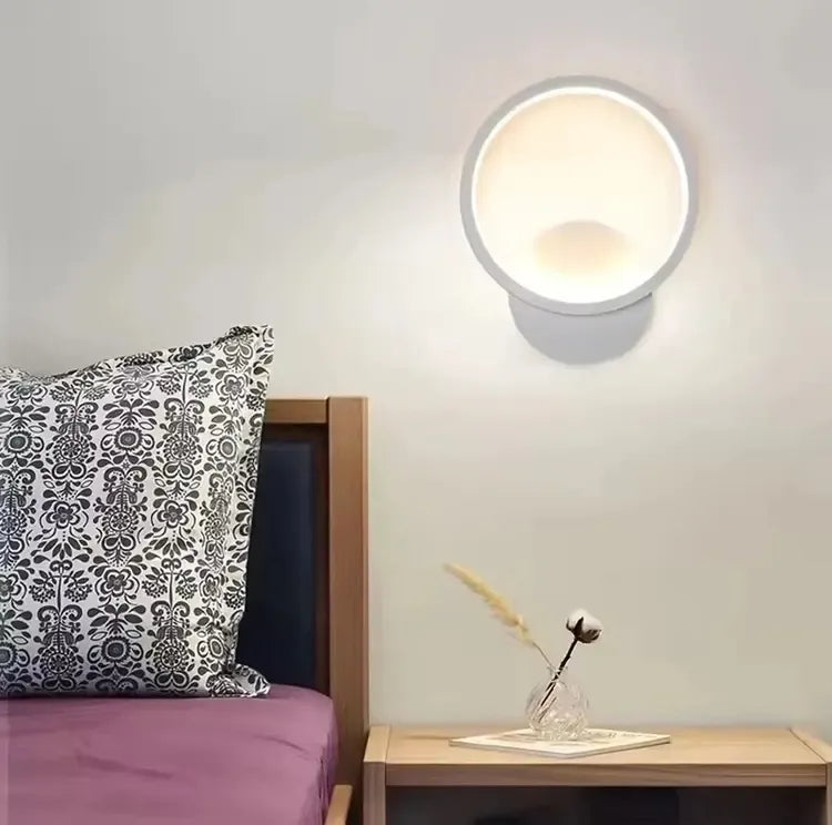 Sieninis LED šviestuvas, 12 W, baltas, su šviesos srautu 1260 liumenų, modernus apšvietimo sprendimas namams.