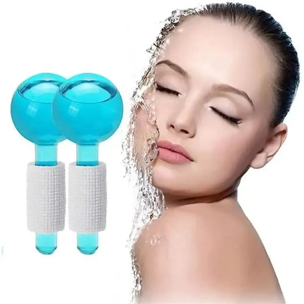 Stikliniai veido masažo kamuoliukai Cryo Globes, 2 vnt., skirti odos gaivinimui ir veido masažui, matomi stikliniai kamuoliukai.