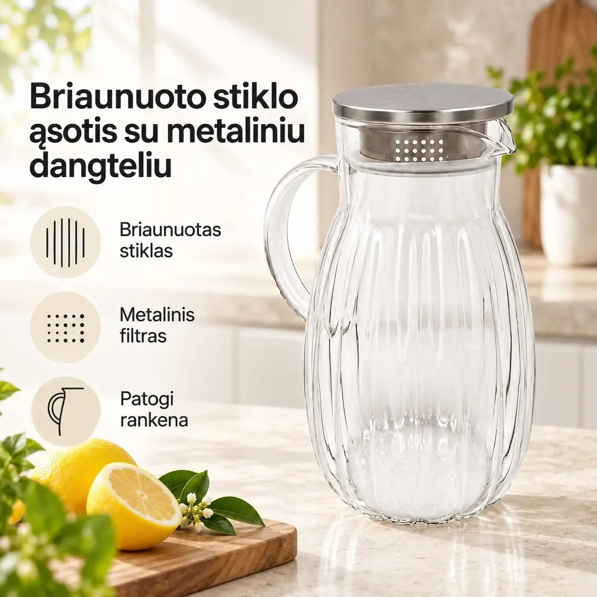 Stiklinis ąsotis su metaliniu dangteliu, talpa 1800 ml, skaidrus stiklas, idealiai tinka gėrimams ir vaisių sultims.