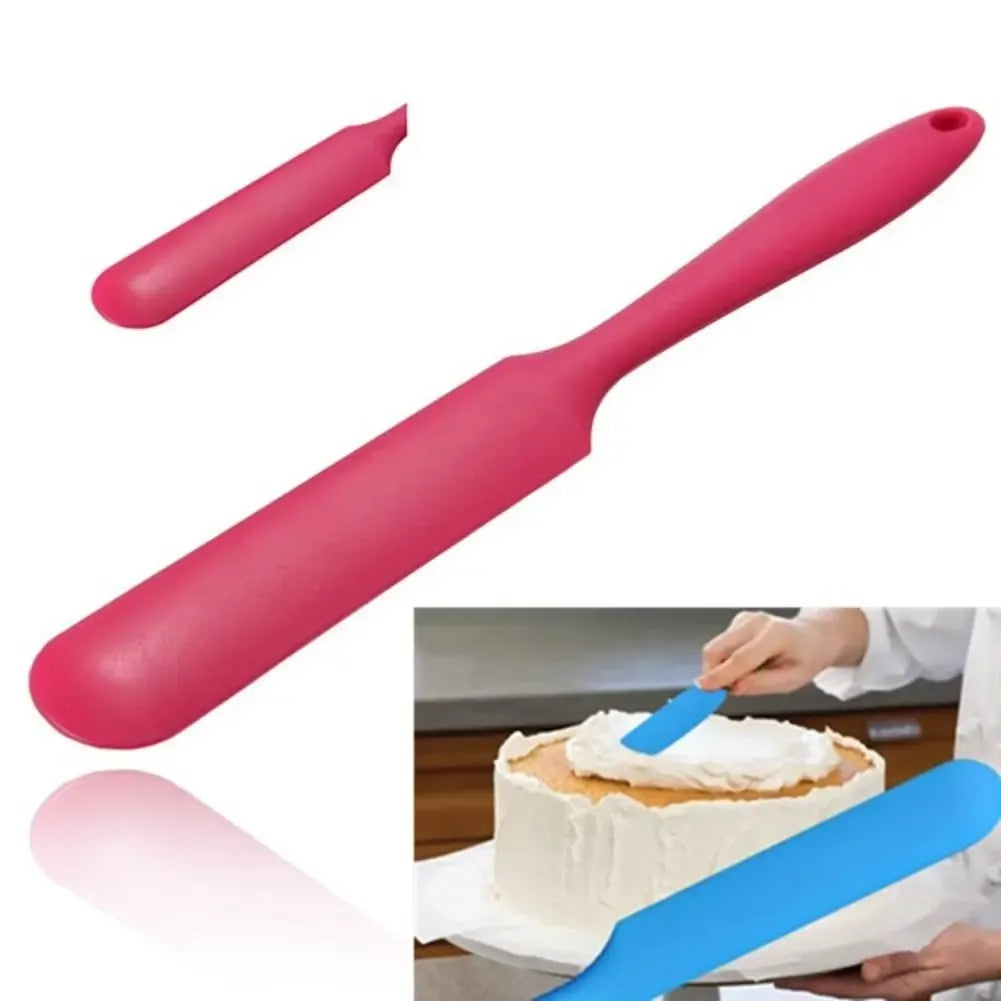 Silicone tortų dekoravimo mentelė su įvairiomis formomis ir tekstūromis, skirta profesionaliam ir namų kepimui.