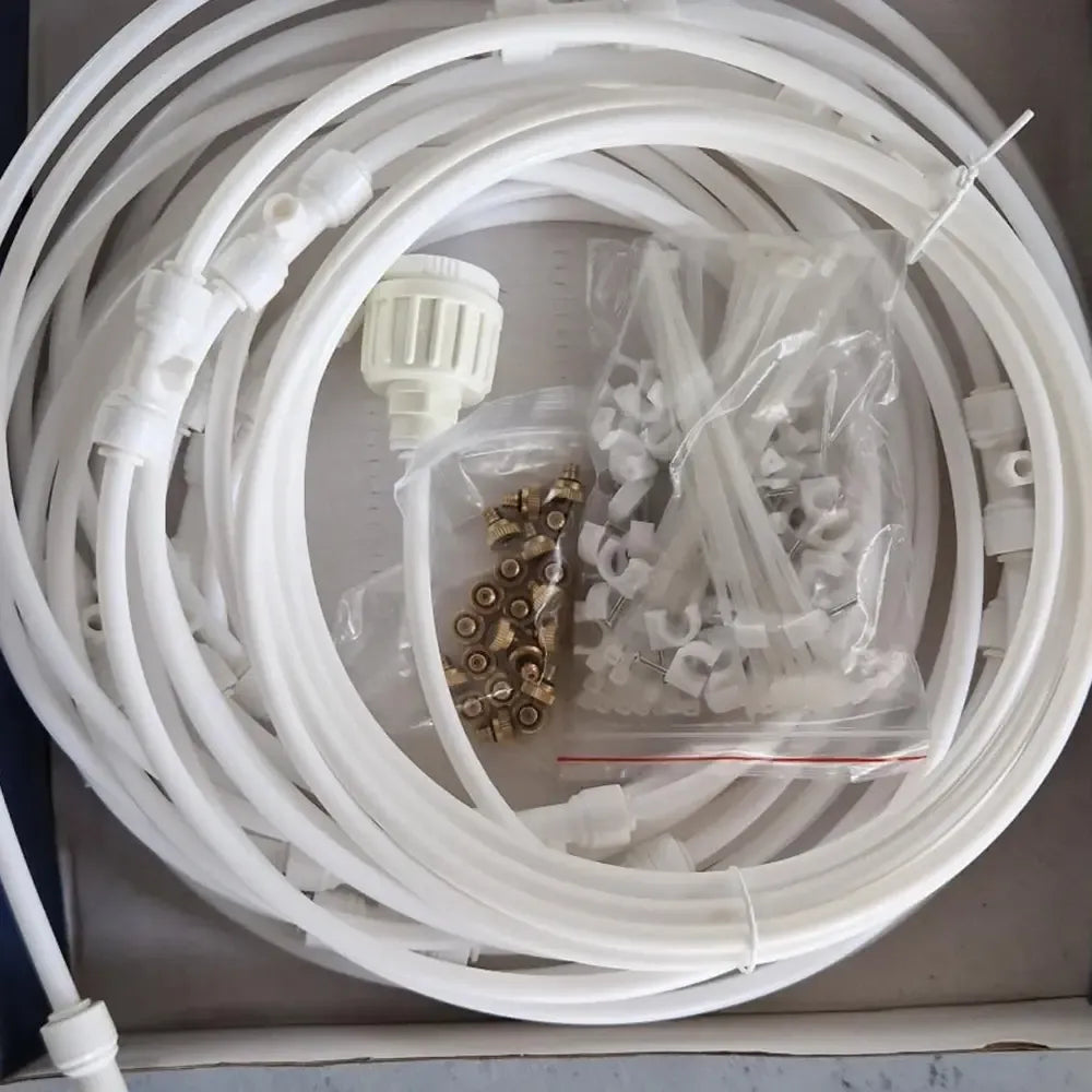 Vandens uždanga "Rūko Sistema" PROFI, sidabrinė, su matomais purkštukais ir reguliuojamu srauto mechanizmu.